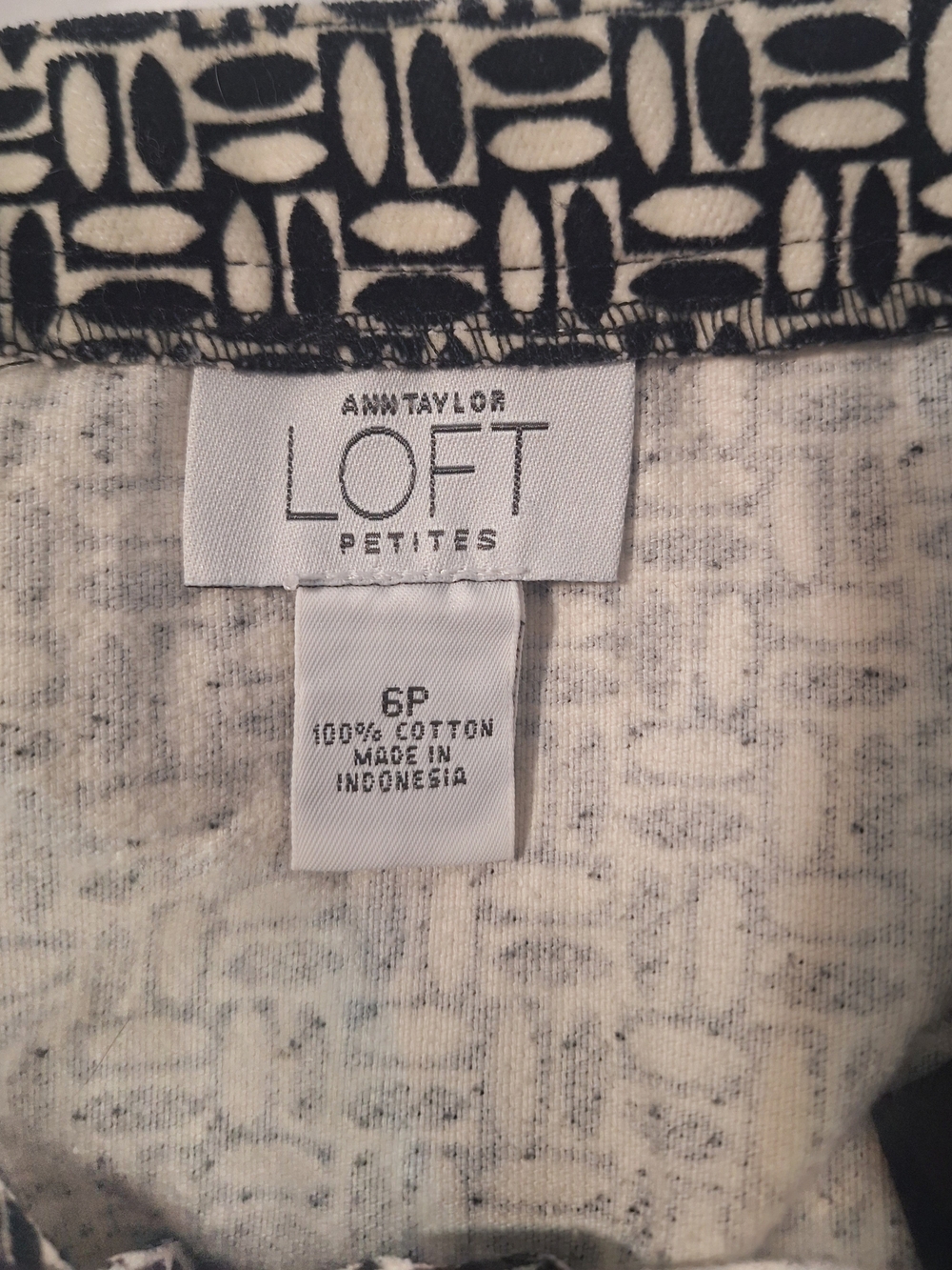 Ann Taylor LOFT Black and White Geometric Mini Mod Skirt Size 6 Petite - Picture 7 of 8